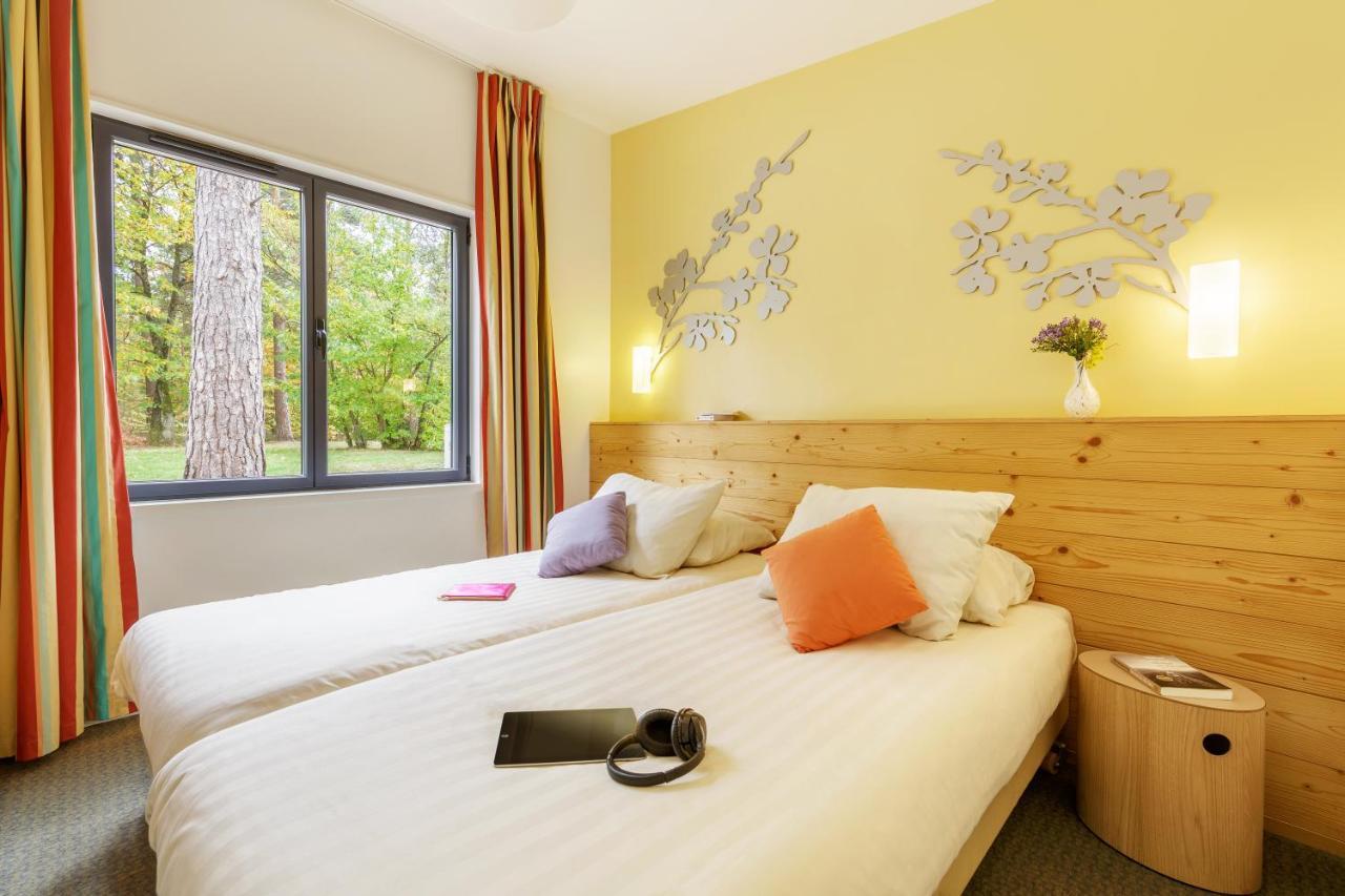 ซ็องทร์ ปาร์ก เล โอต เดอ บรูแยร์ Hotel โชมงต์-ซูร์-ตาร็อนน์ ภายนอก รูปภาพ
